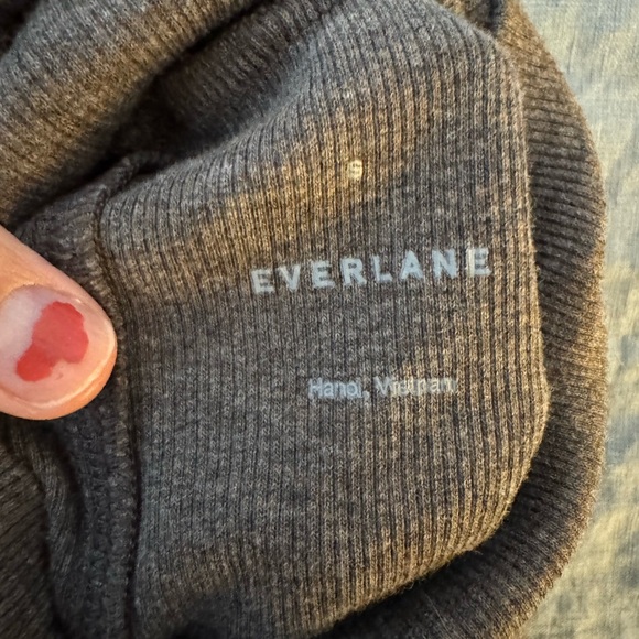 Everlane Luxe Ribbed Turtleneck in Charcoal Fatigue - Picture 3 of 4